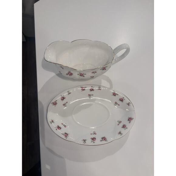 Rare Vintage Royal Albert Rosalie Rose Bone China England Gravy Boat Set - Picture 9 of 10